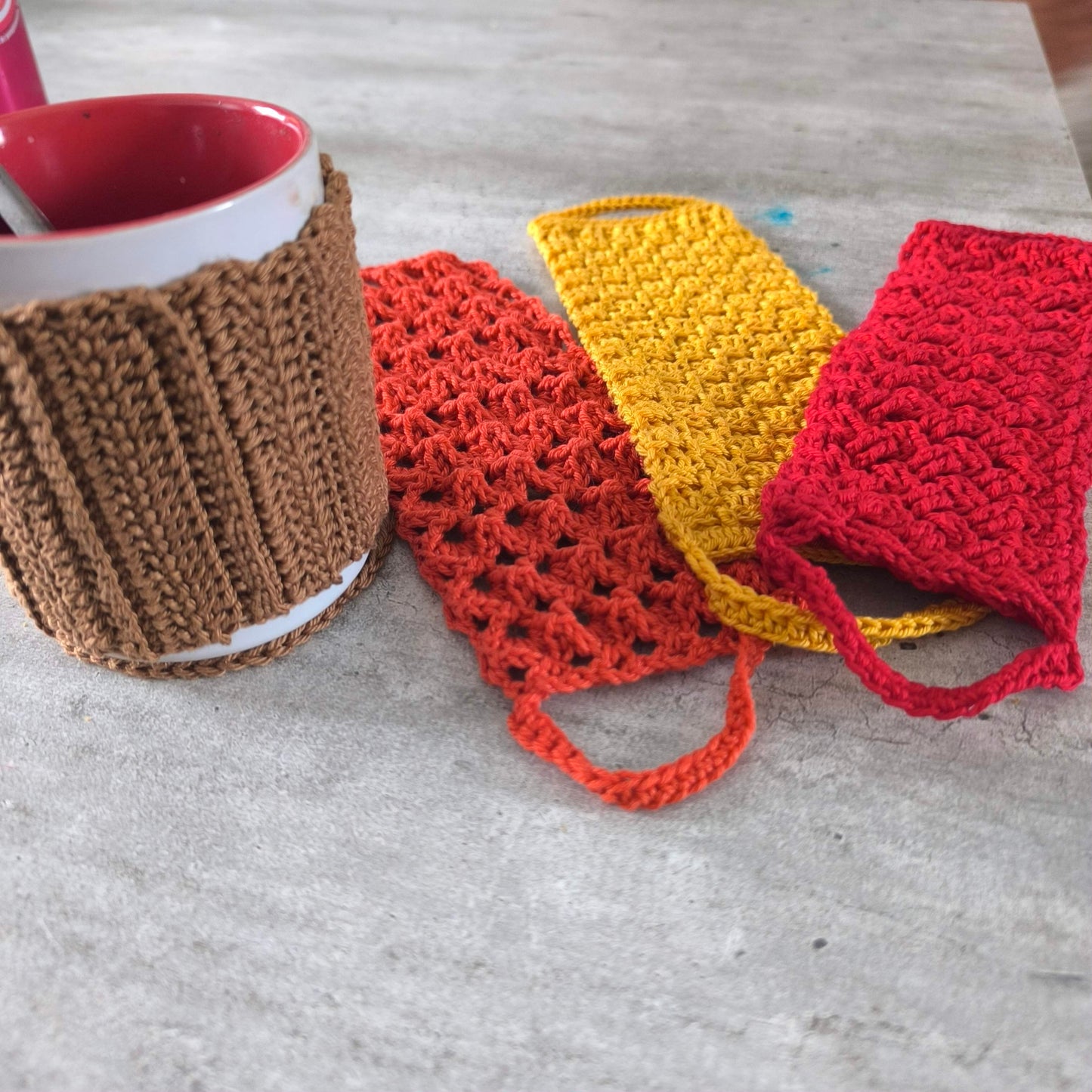 Protège tasse au crochet