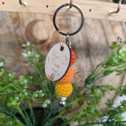 Porte-clé artisanal gravé & perles crochetées